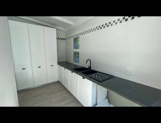 2 BEDROOM PROPERTY TO RENT IN SOMERSET WEST